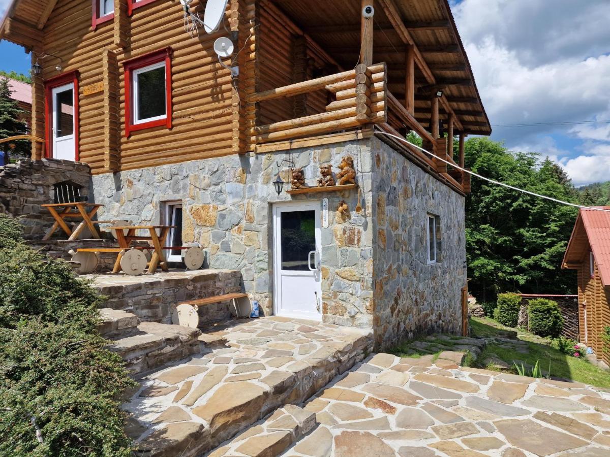 Троє Поросят Villa Slavske Exterior photo